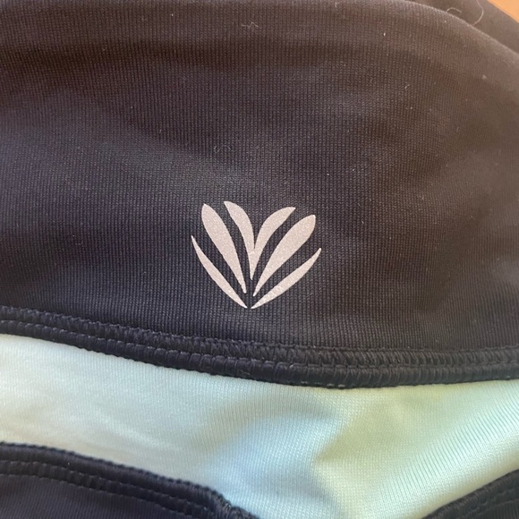 Forever 21 Medium Activewear Leggings - Picture 2 of 7